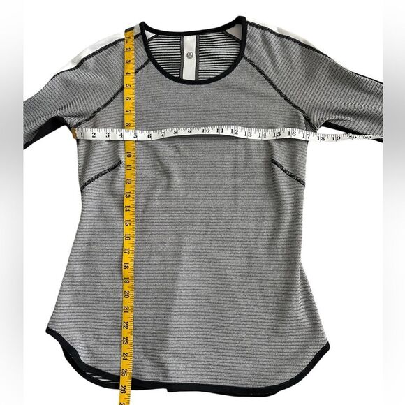 Lululemon Athletica Reversible Long Sleeve Top Black White Stripe Size 8 - Picture 12 of 12